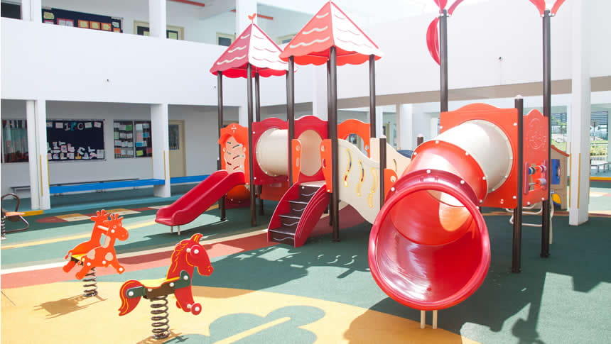 保育園の遊具