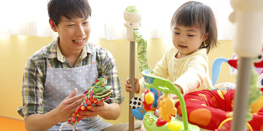 男性保育士による女児おむつ替え問題について